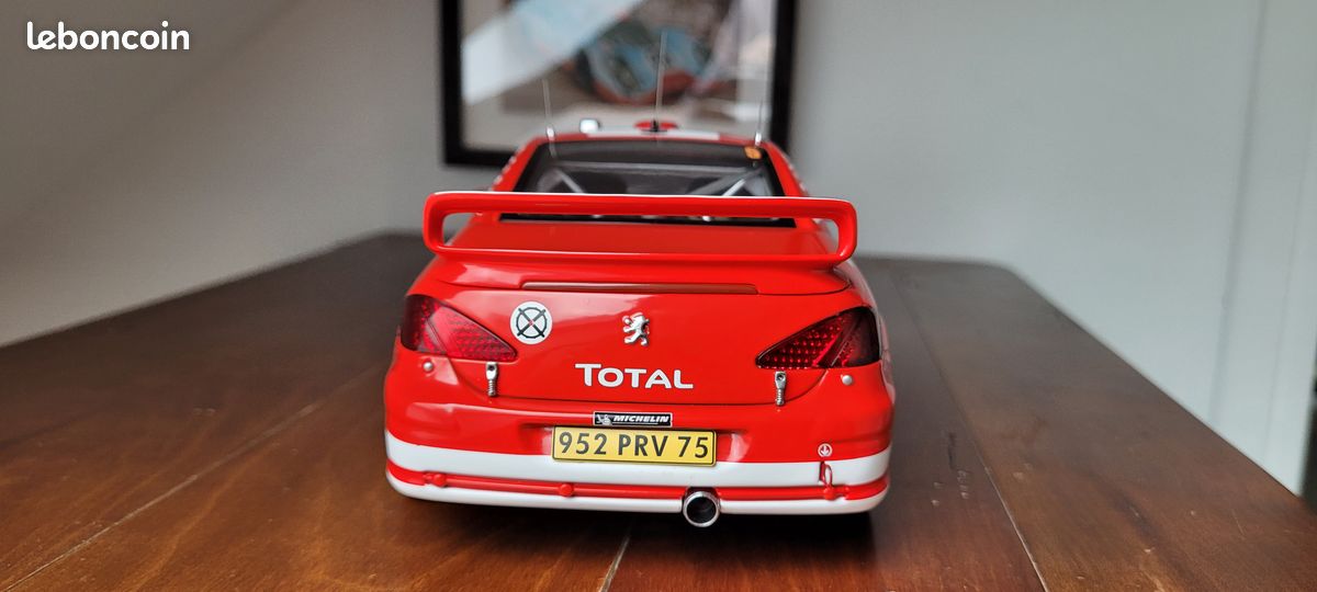 Peugeot 307 WRC N°4 - Gronholm Rallye Monte-Carlo 2004 - Autoart 1/18 - Métal Rouge