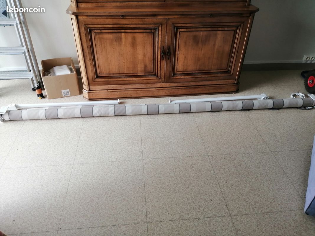 Store (image 3)