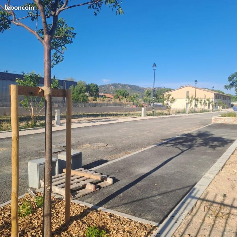 Terrain 258 m² · à Peyrolles-en-Provence · 150 000 €