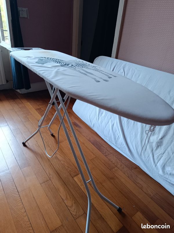Planche à repasser rallonge intégrée (image 1)