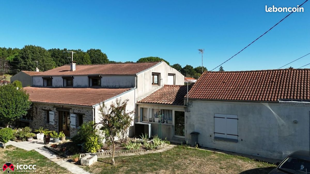 Maison 6 pièces 252 m² · à Mareuil-sur-Lay-Dissais · 252 m² · 252 000 €