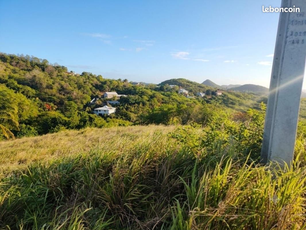 Terrain 700 m² Le Marin · 115 500 €
