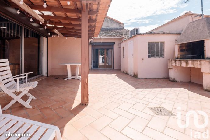 Maison 5 pièces 221 m²