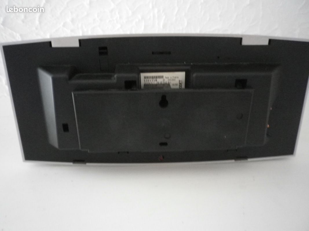 REVEIL A PROJECTION DE L’HEURE AU PLAFOND ou MUR ET RADIO FM (image 2)