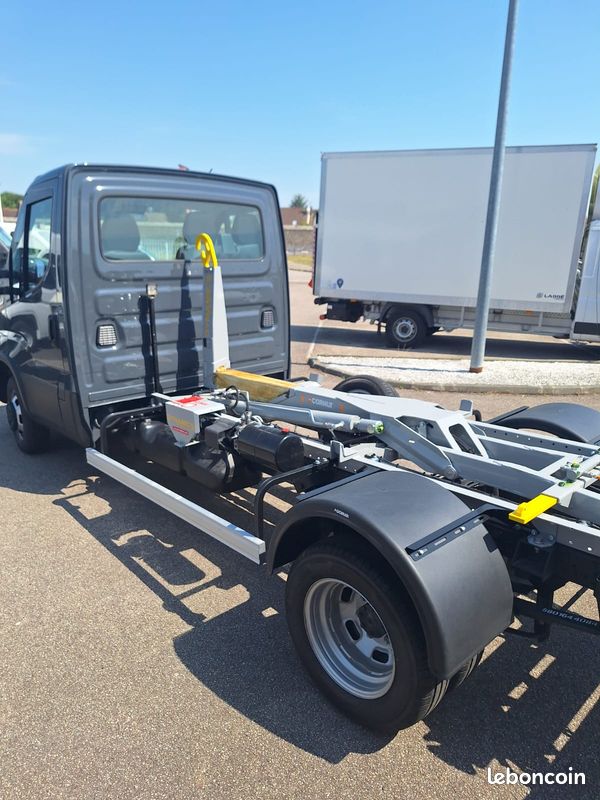 Iveco Daily 35C18HA8 180ch BVA Gris Minéral / ampirol CORNU D30C34 / 54900 ht (image 8)