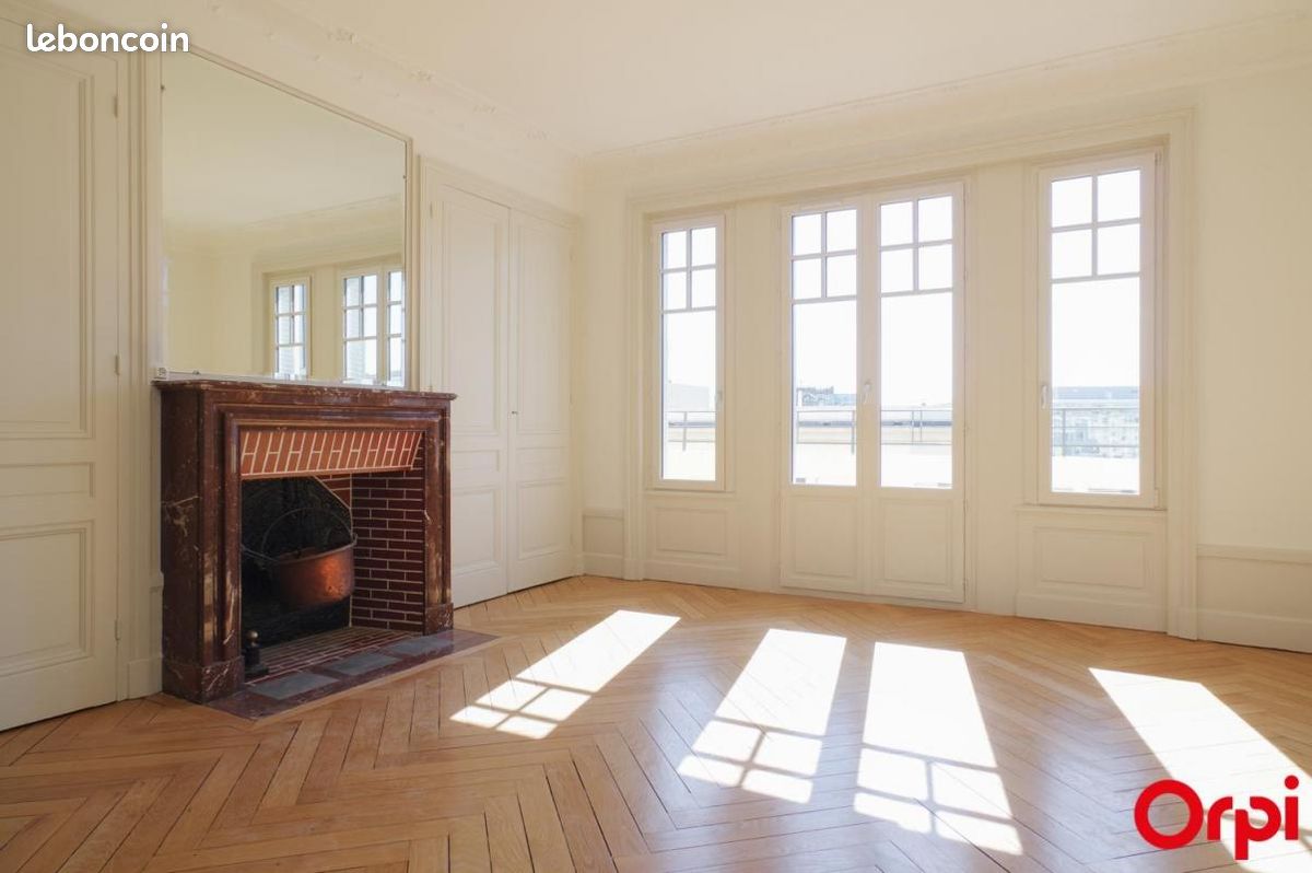 Appartement 5 pièces 142 m² · à Lyon · 142 m² · 2 270 €/mois