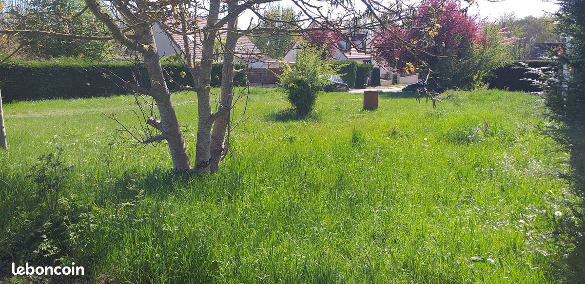 Terrain 655 m² · à Auneau-Bleury-Saint-Symphorien · 70 000 €