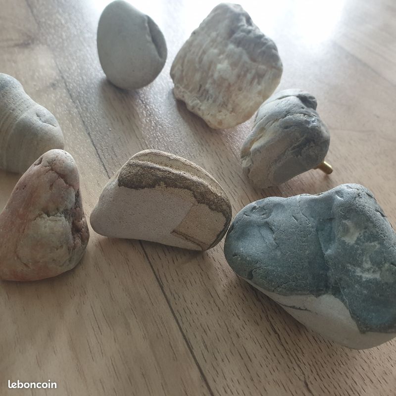 Bouton en gallet en pierres naturelle (image 3)