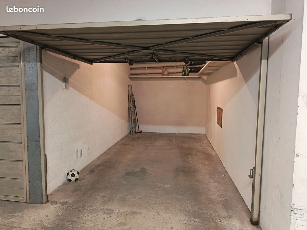 Rarissime Superbe Garage 15 m2 · à Villefranche-sur-Mer · 120 000 €