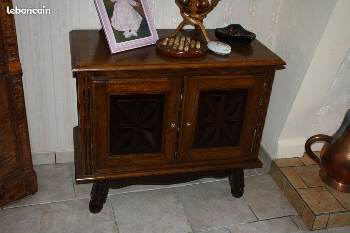 Petit meuble d'appoint avec portes et etageres (image 2)