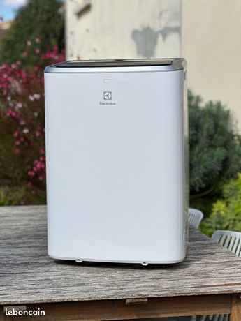 Climatiseur mobile Electrolux EXP34U338W – Bon état - Électroménager