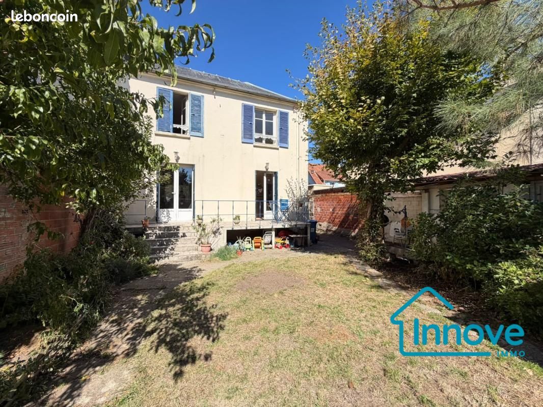 Maison 7 pièces 107 m² · à Versailles · 107 m² · 698 000 €