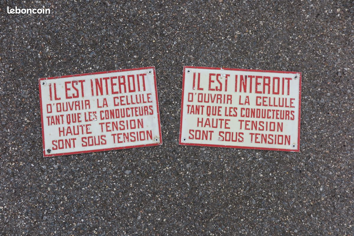 Ancienne plaque tole emboutie industrielle HAUTE TENSION (image 1)