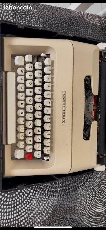 Machine à écrire vintage collector Olivetti LETTERA 35 (image 1)