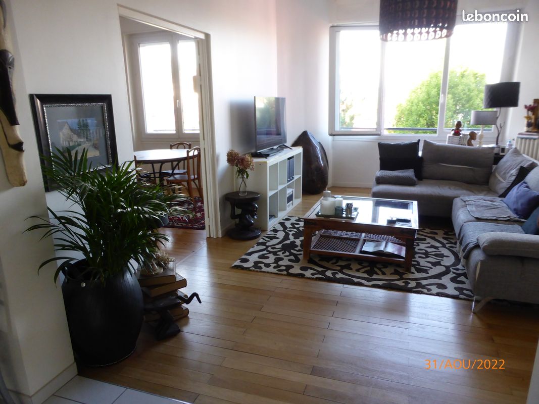 Parking 4 pièces 95 m² · à Le Puy-en-Velay · 95 m² · 850 €