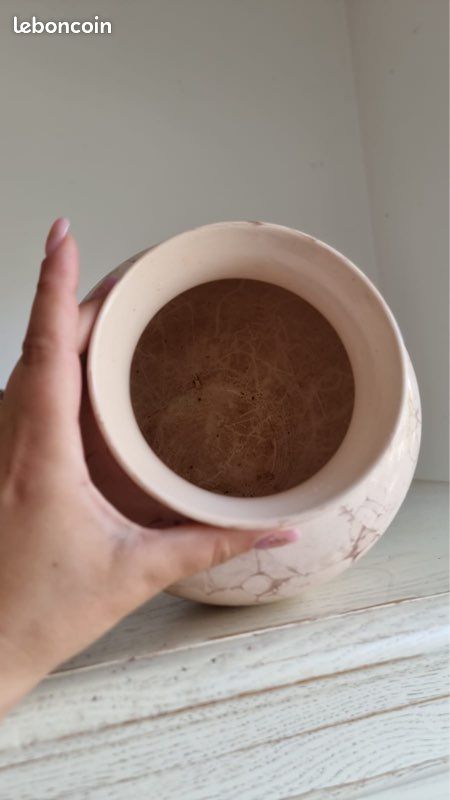 Vase (image 2)