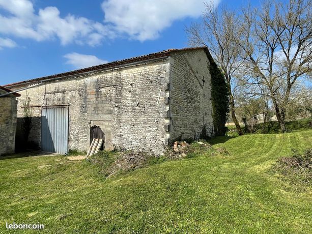 Immeuble 180 m² CHAMPNIERS