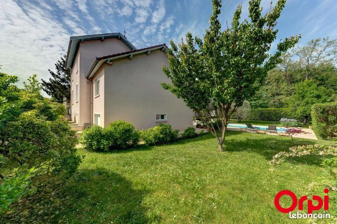 Maison de ville 5 pièces 137 m² — 2
