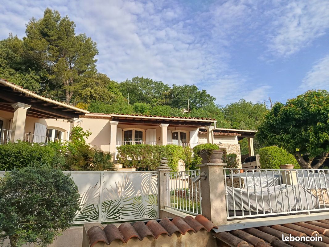 Maison 5 pièces 147 m² · à Rochefort-du-Gard · 147 m² · 499 000 €