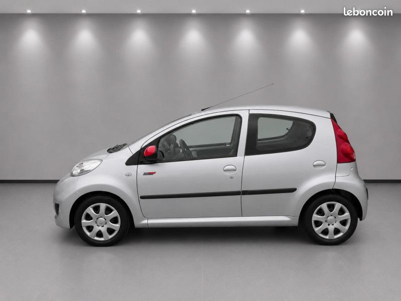 Peugeot 107 1.0 12V BLACK & SILVER 5P (image 5)