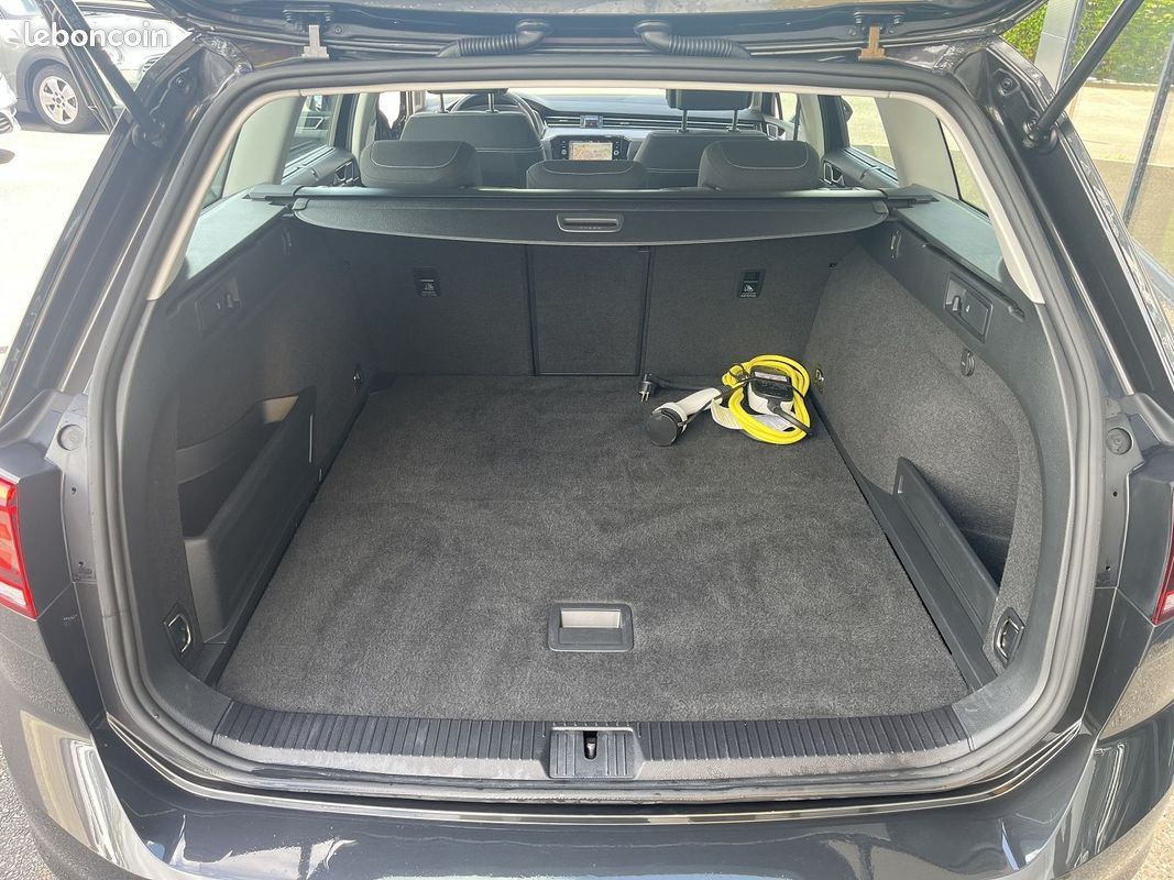 Volkswagen PASSAT SW TSI 218 CH HYBRIDE RECHARGEABLE GTE BUSINESS (image 8)
