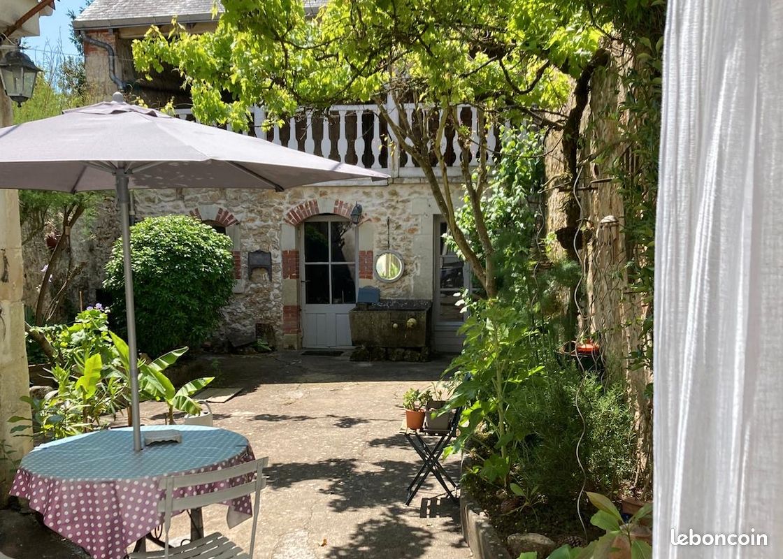 Maison 6 pièces 205 m² · à Civray · 205 m² · 169 900 €