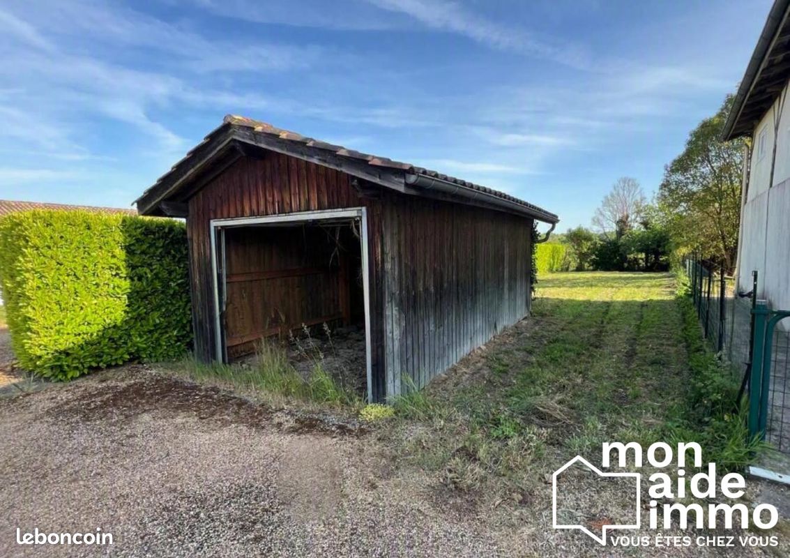Parking 18 m² · à Casteljaloux · 18 m² · 25 000 €