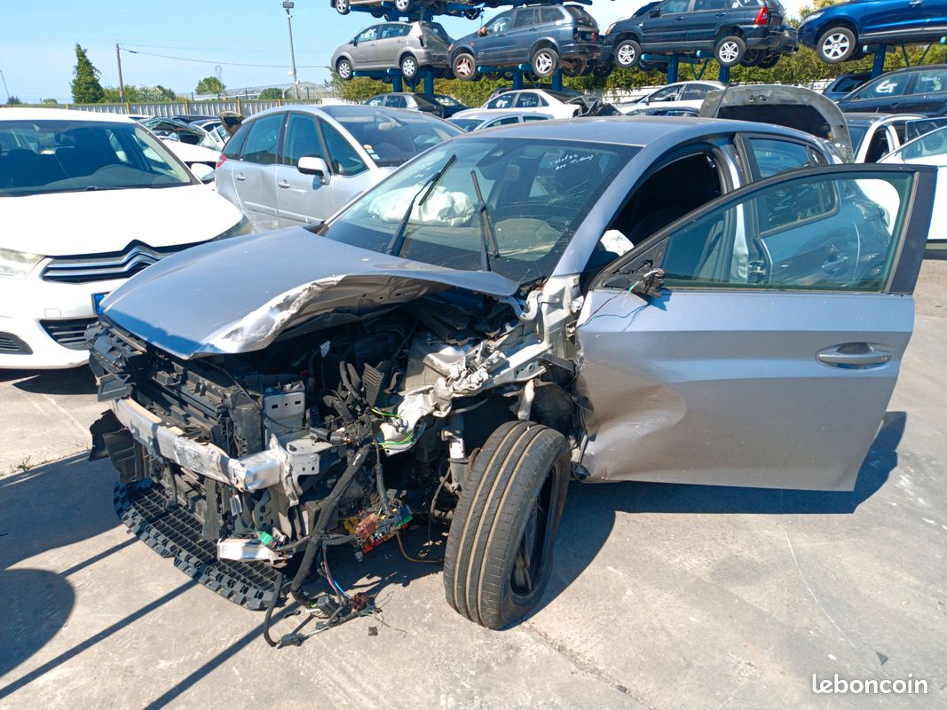 Peugeot 208 II pour pièces 951437 A (image 1)