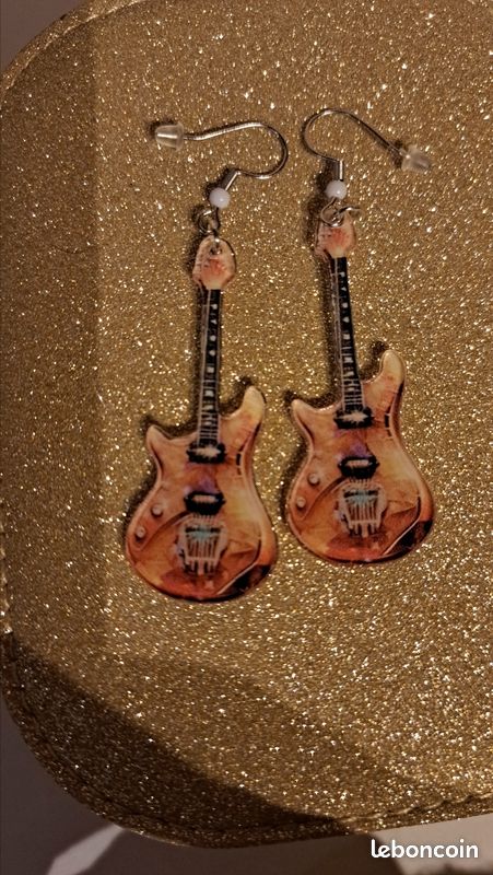 Boucles d'oreilles guitare 🎸 (image 1)