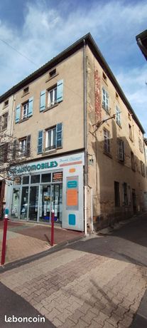 Immeuble de 295m2 à VIC LE COMTE