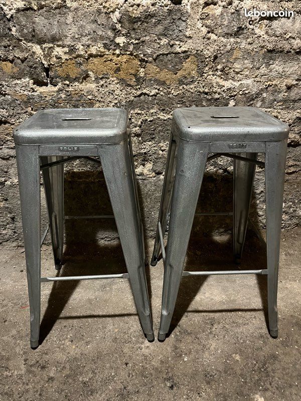 Location tabouret de bar Tolix avec dossier