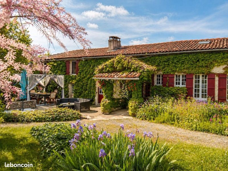 Maison 15 pièces 284 m² · à Saint-Vallier · 284 m² · 345 708 €