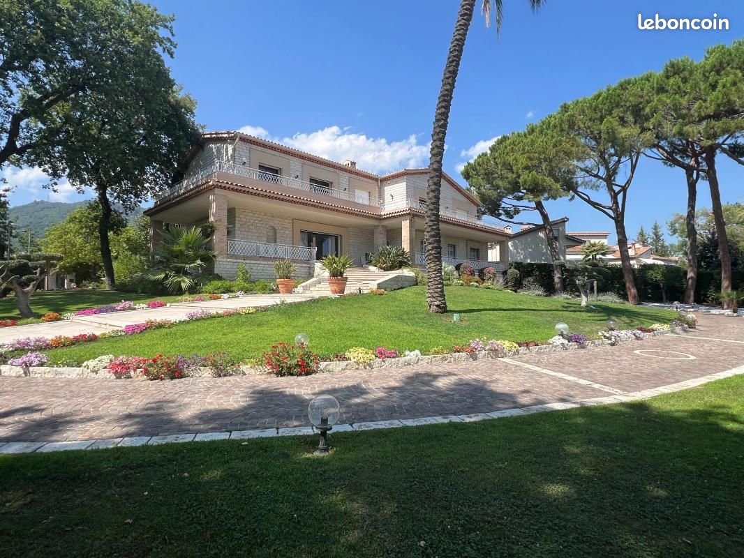 Maison 9 pièces 800 m² · à Vence · 800 m² · 5 400 000 €