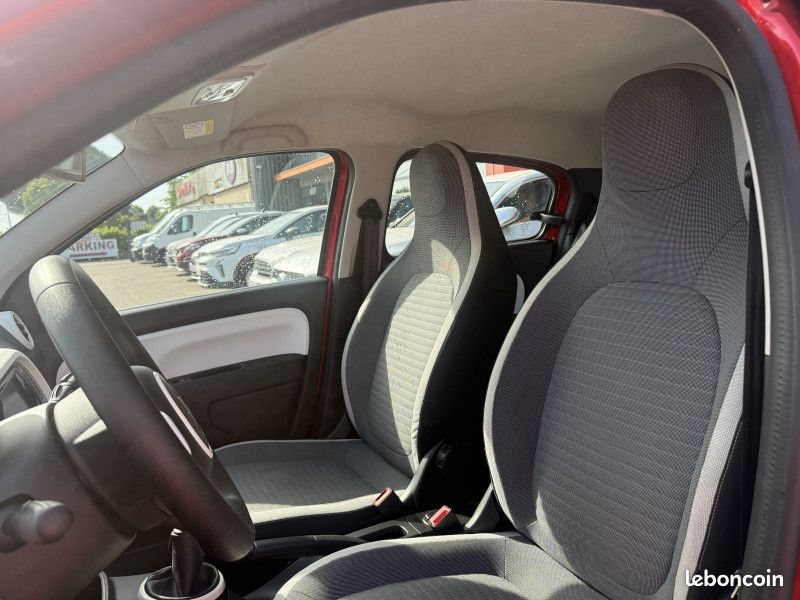 Renault TWINGO III 1.0 SCE 65CH EQUILIBRE (image 26)