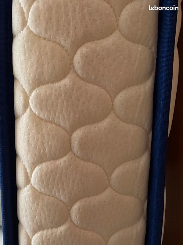 Matelas mémoire de forme 200*180 (image 2)