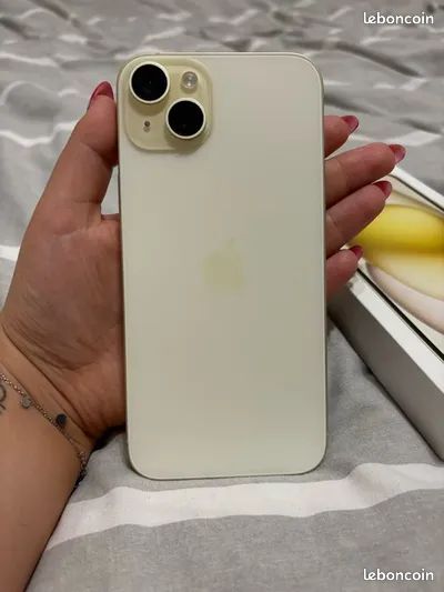 Vends iPhone 15 Plus couleur jaune (image 3)
