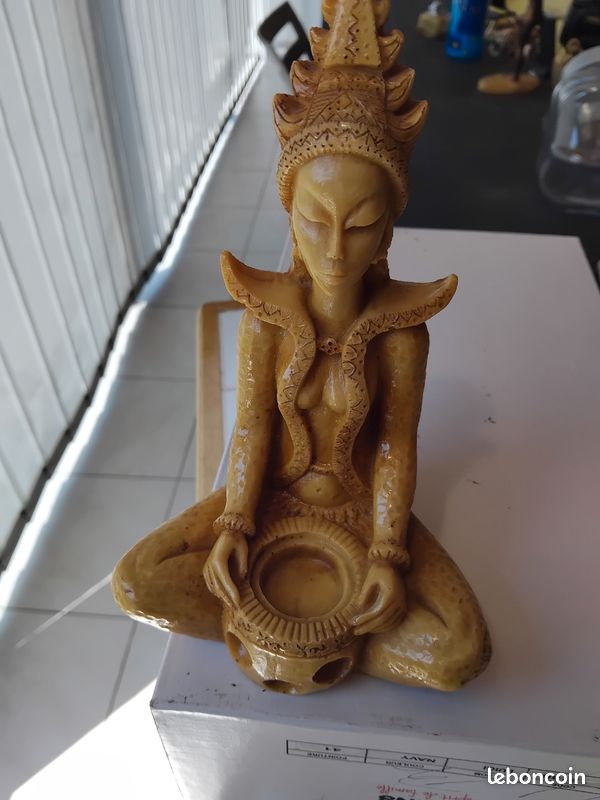 Statuette indonésienne en résine hauteur 19 cms (image 11)