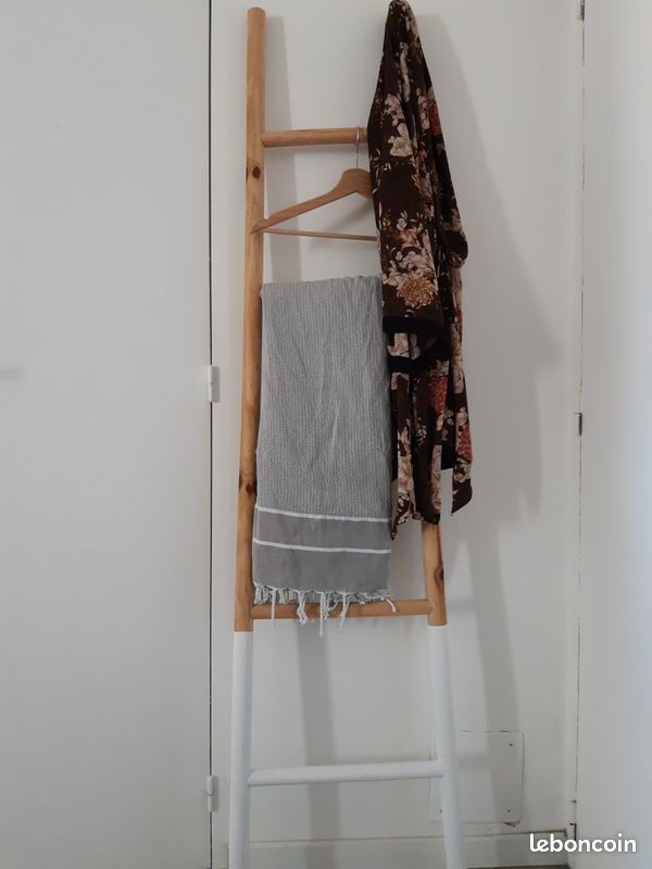 Porte-serviette en bois (image 2)