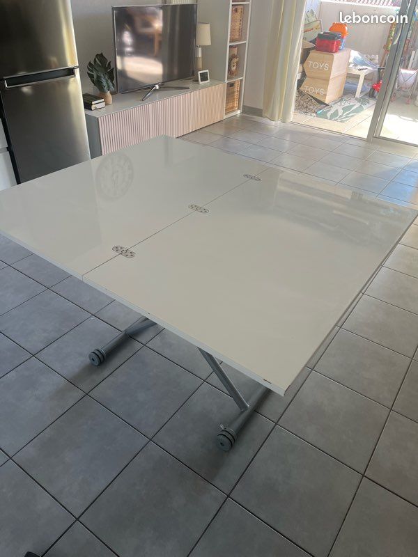 Table (image 1)