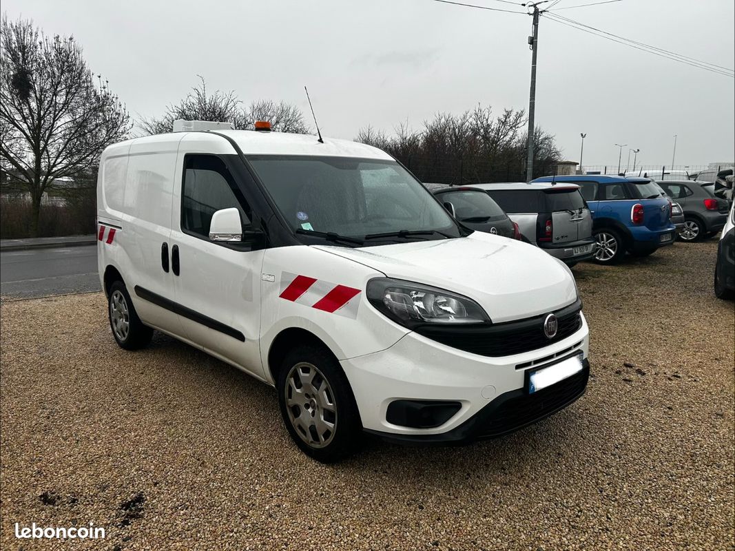FIAT DOBLO CARGO FT 1.4 GNV TJET 120 cv PACK PROFESSIONAL 5 408 HT (image 3)