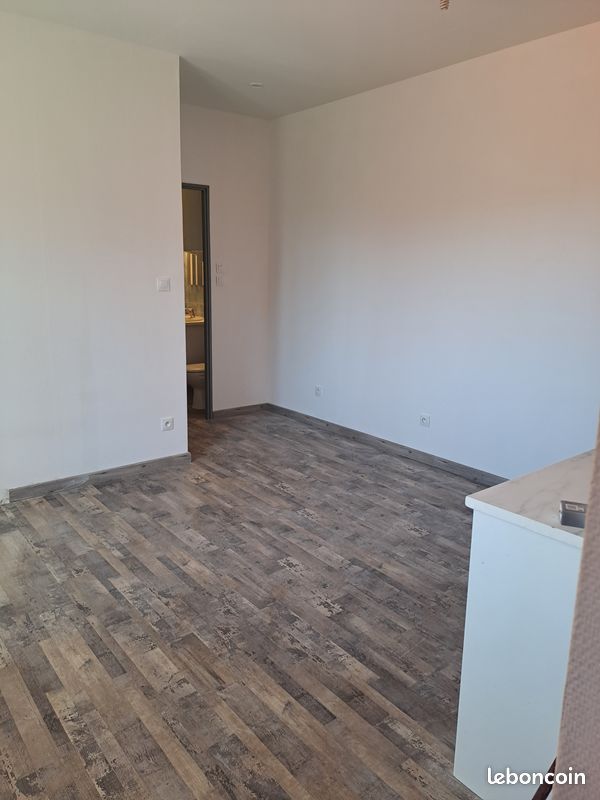Appartement 2 pièces 30 m² · à Le Chambon-Feugerolles · 30 m² · 390 €/mois