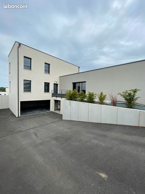 Maison 6 pièces 175 m² · à Champigny · 175 m² · 2 300 €/mois