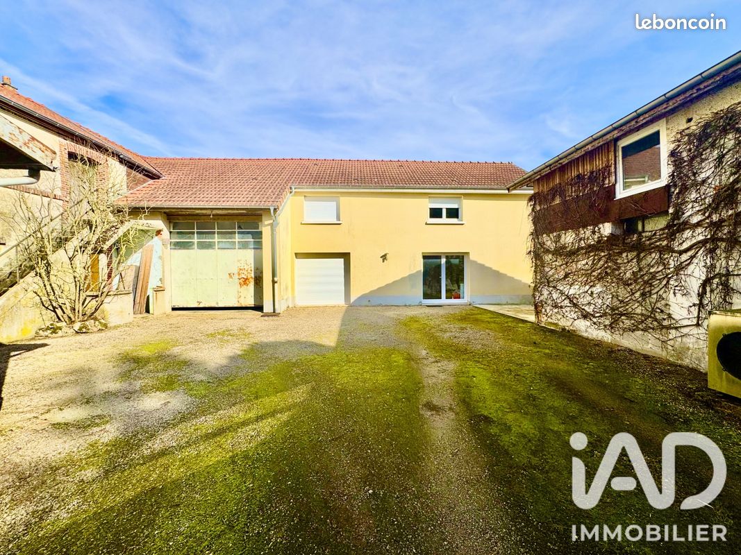 Maison 8 pièces 370 m² · à Blancs-Coteaux · 370 m² · 235 000 €