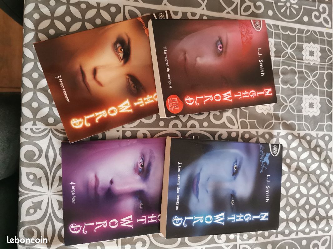 Livres night World (image 1)