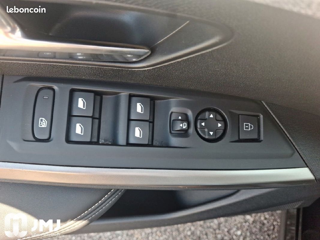 PEUGEOT 3008 Hybrid 136 e-DCS6 Allure (image 15)