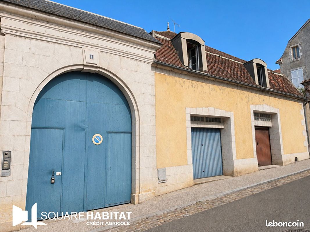 Appartement 5 pièces 166 m² · à Joigny · 166 m² · 95 000 €