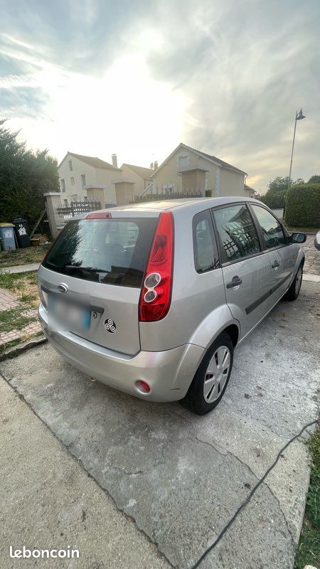Ford Fiesta (image 2)