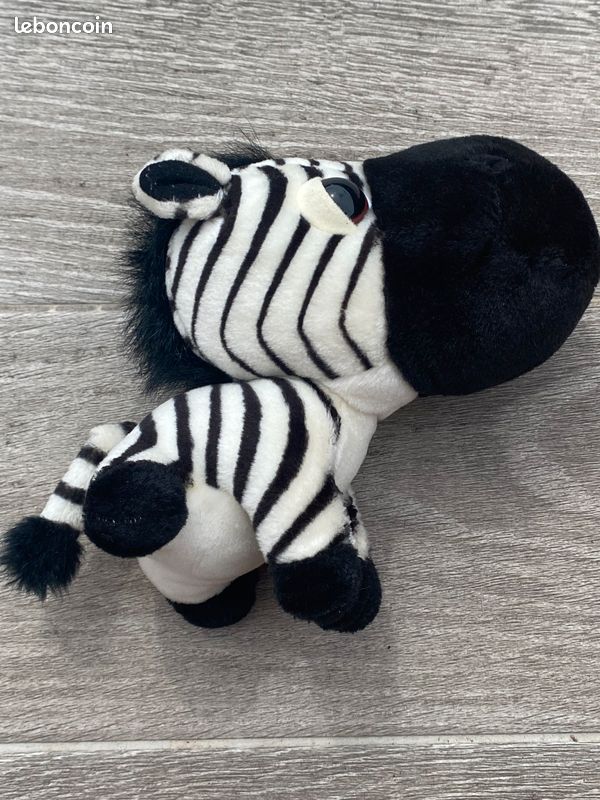 Peluche zèbre Marty de Madagascar (image 2)