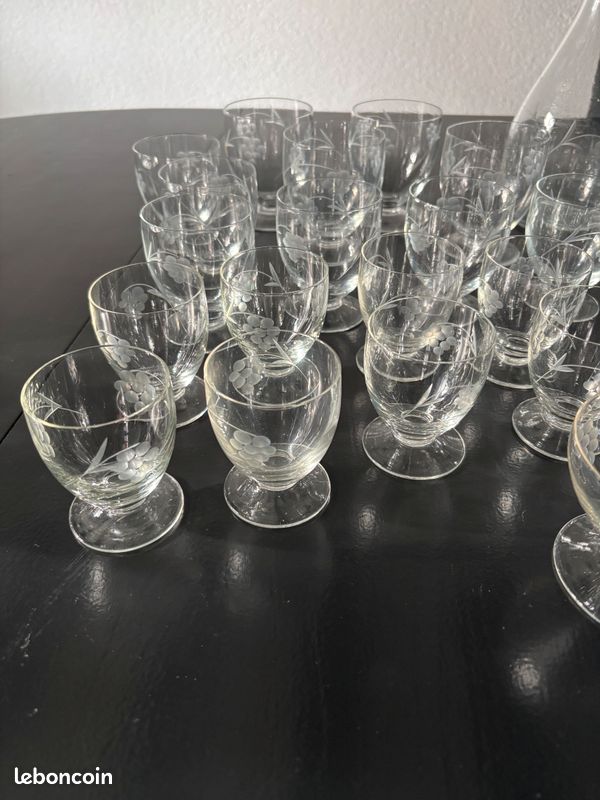 3 VERRES À liqueurs à décor de grappes de raisin EUR 20,00 - FR
