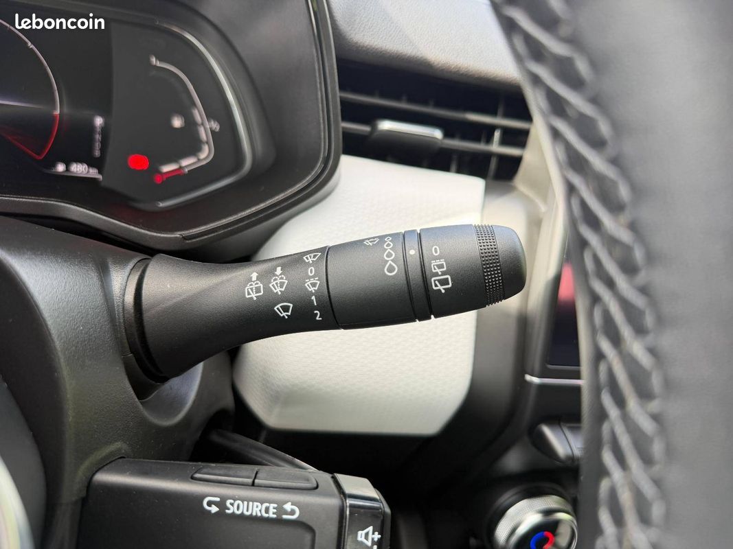RENAULT Clio E-Tech 140 - 21N Limited (image 28)